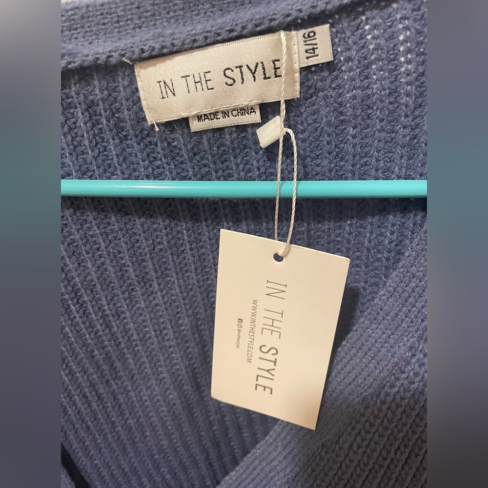 NWT ASOS cropped blue twist front sweater SZ L